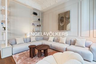 Location Appartement à L´Antiga Esquerra de l´Eixample. Lujoso piso al lado del paseo de gracia alquiler temporal.