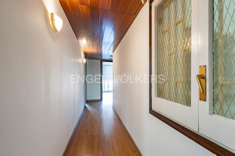 Foto e9aba6eb-c408-499a-b449-b67e0bd177d6. Alquiler apartamento luminoso piso con terraza, zona ajardinada y parking en Pedralbes en Barcelona