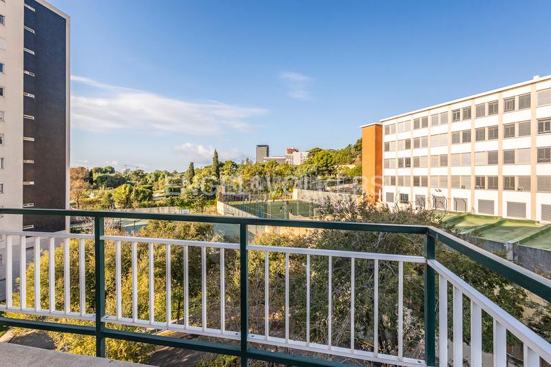 Foto eaec21f6-0c9f-48f3-9920-d9e92dc5d3d2. Alquiler apartamento luminoso piso con terraza, zona ajardinada y parking en Pedralbes en Barcelona