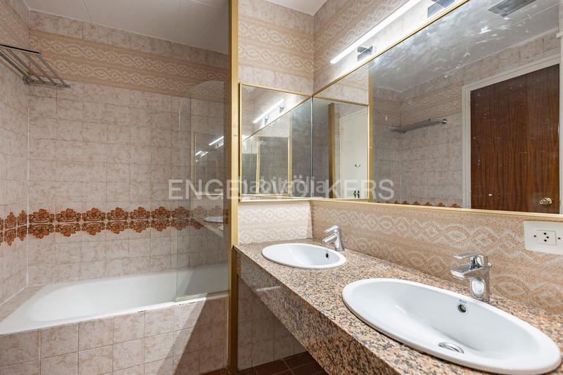 Foto 1757b2a0-5318-4d24-94da-750340738816. Rent apartment with heating parking in Pedralbes Barcelona