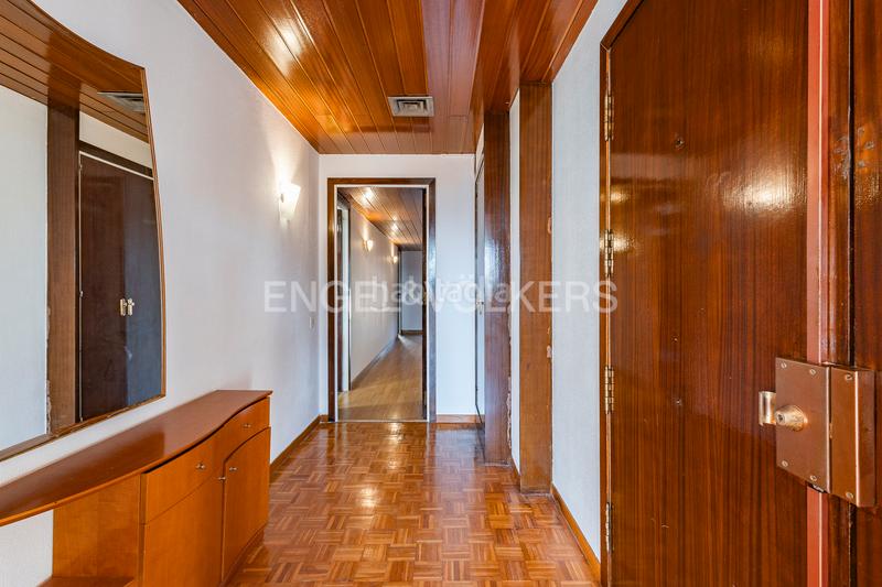 Foto 24c4880b-bb91-47f7-8075-9eea29c18c5f. Rent apartment with heating parking in Pedralbes Barcelona