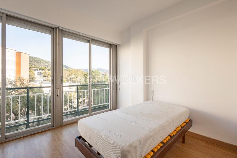 Foto 2f1d5c19-392b-4b36-9003-0c4076e52a0c. Rent apartment with heating parking in Pedralbes Barcelona