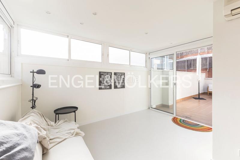 Foto 006889c0-c7c4-4443-afa1-8f4f9416a526. Alquiler casa adosada exclusiva vivienda de temporada en gràcia con terraza en Barcelona