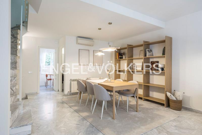 Foto 022d0c31-62bc-419b-ba5b-df5550c8231a. Alquiler casa adosada exclusiva vivienda de temporada en gràcia con terraza en Barcelona