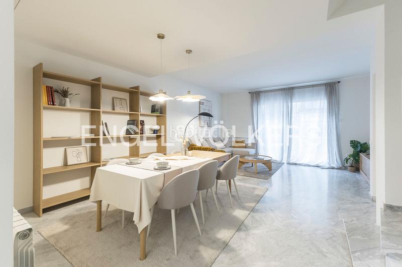 Foto 61ffb95d-844b-430f-bfa2-1c2546d4bc68. Alquiler casa adosada exclusiva vivienda de temporada en gràcia con terraza en Barcelona