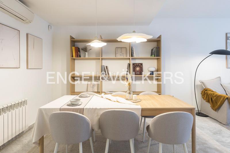 Foto 76a67697-5fcb-4fb3-8d44-85e89d3c66e1. Alquiler casa adosada exclusiva vivienda de temporada en gràcia con terraza en Barcelona