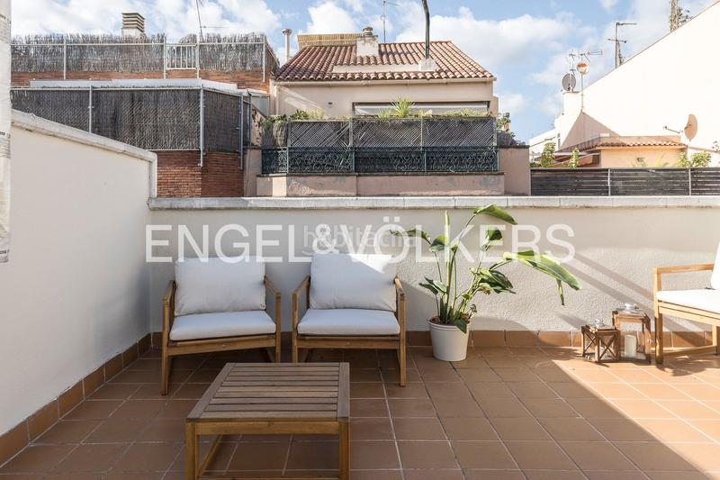 Foto 8f16c6be-3bf8-48e1-8b6f-ffd8ded456b1. Alquiler casa adosada exclusiva vivienda de temporada en gràcia con terraza en Barcelona