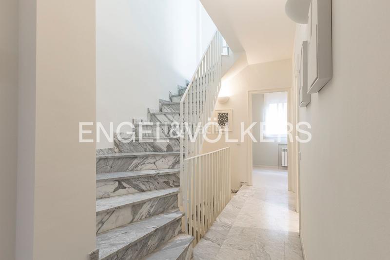 Foto cb0b23a5-dc3b-4d2f-895a-006fcd4b0e04. Alquiler casa adosada exclusiva vivienda de temporada en gràcia con terraza en Barcelona