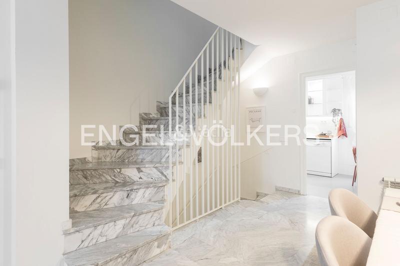 Foto fb02691d-d308-4336-b9e3-48c3b9a8aef3. Alquiler casa adosada exclusiva vivienda de temporada en gràcia con terraza en Barcelona