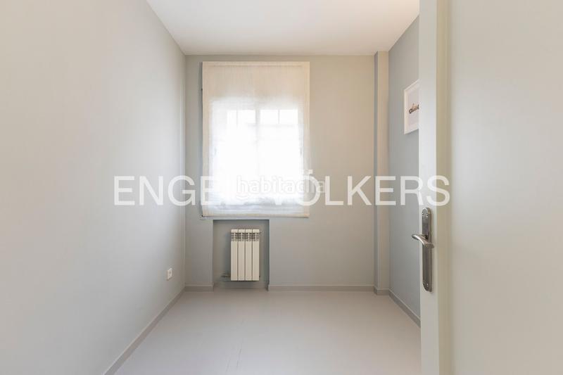 Foto 2c6c11ca-ad2c-41ad-b4e0-c9dbcc3fe17f. Lloguer casa adossada amb calefacció aparcament a Barcelona