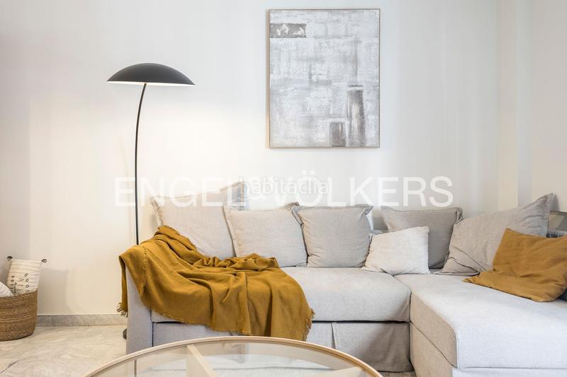 Foto 0ccf143a-54b1-41ea-8d94-ccb1cbd13575. Rent semi detached house with heating parking in Vila de Gràcia Barcelona