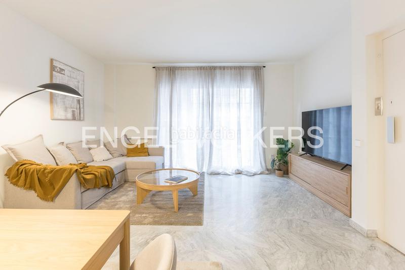 Foto 40d33c70-dbaa-4eab-81ed-6c32c2c2e987. Rent semi detached house with heating parking in Vila de Gràcia Barcelona