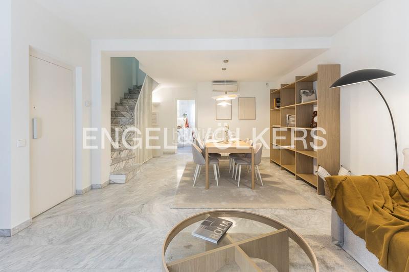 Foto 904b1c76-375d-40be-9e11-ff891516008e. Rent semi detached house with heating parking in Vila de Gràcia Barcelona