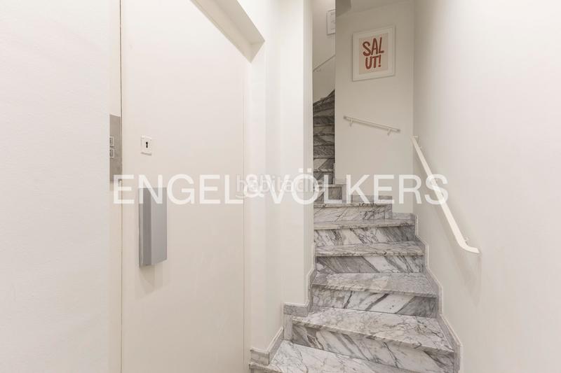 Foto b9261d38-97fb-402a-ba1f-3aa62a1249ba. Rent semi detached house with heating parking in Vila de Gràcia Barcelona