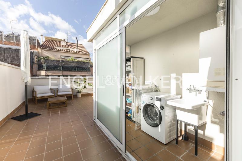 Foto c6cbfaab-5389-4c3e-b5ef-63c0e3072170. Rent semi detached house with heating parking in Vila de Gràcia Barcelona