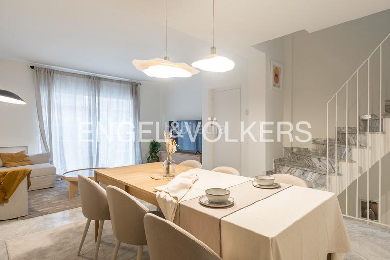 Foto d9d950dd-6a83-4f40-b29f-4d84ad1752cc. Rent semi detached house with heating parking in Vila de Gràcia Barcelona