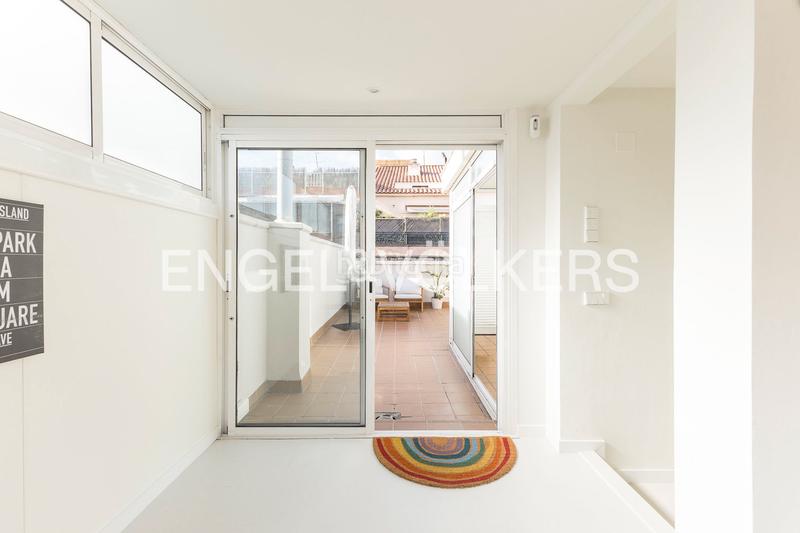 Foto fb80aa5b-b0b0-49d6-85a7-7925b36ec0b1. Rent semi detached house with heating parking in Vila de Gràcia Barcelona