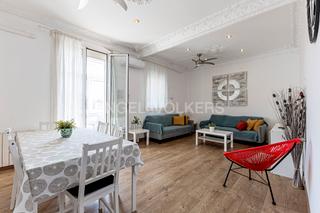 Apartament a L´Antiga Esquerra de l´Eixample. Piso luminoso con licencia turistica en el corazón del eixample