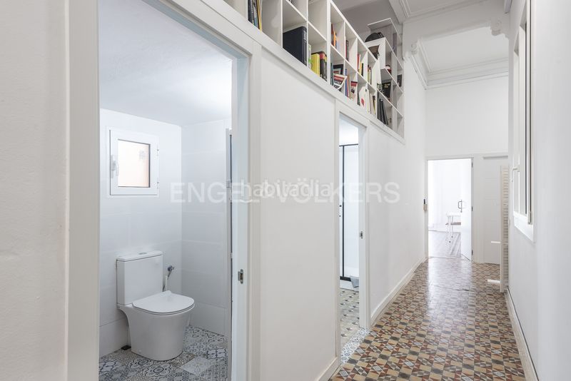 Foto e7dc479e-c30d-4938-97f5-7940dfe5d3c8. Pis amb calefacció a Dreta de l´Eixample Barcelona