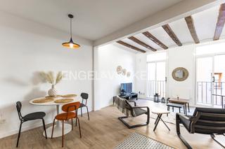 Miete Appartement in St. Pere - Sta. Caterina - El Born. Espectacular piso temporal, recién reformado y amueblado