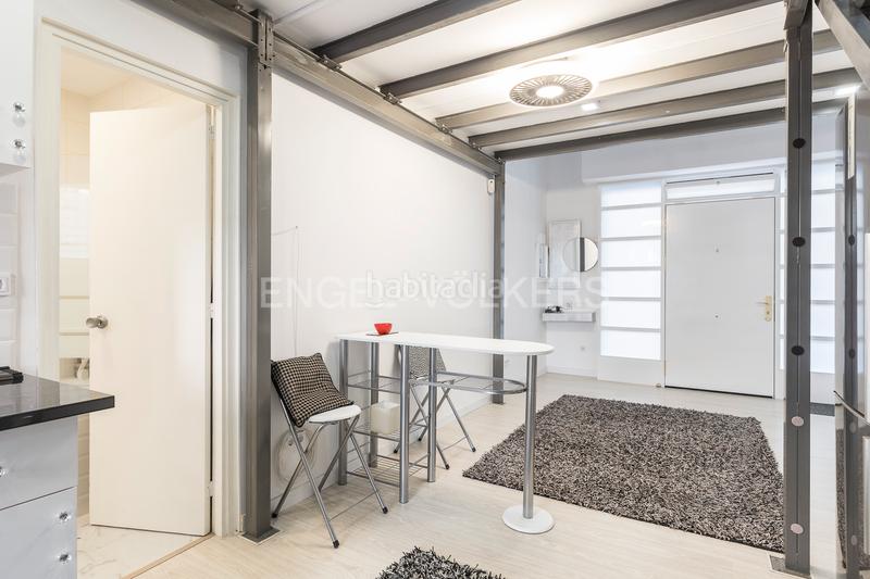 Foto 1d8ec7d2-10ea-463e-bea9-c157aa83ed6b. Alquiler loft encantador loft con terraza privada en Barcelona