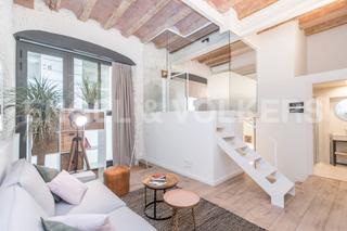 Miete Loft in Raval. Temporal  loft de diseño con piscina y zona comunitaria