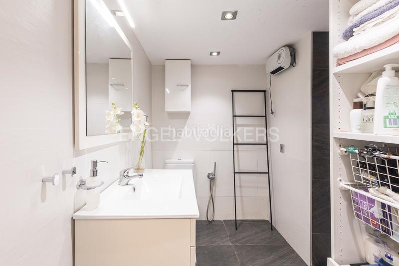 Foto abe27db0-44a0-4057-9bcc-608bb269343b. Piccolo appartamento con riscaldamento in Vila de Gràcia Barcelona