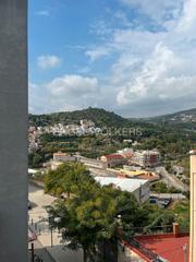 Attique à Montgat. Exclusivo apartamento reformado en montgat lujo, comodidad y ter