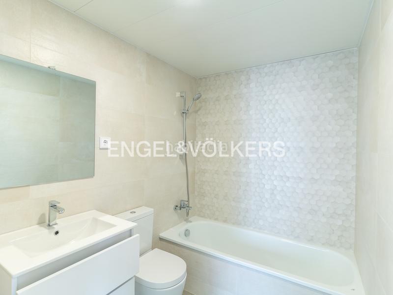 Foto 4a8170c2-602c-43c0-82c6-b6c786a2afd8. Location appartement avec chauffage parking piscine dans Badalona