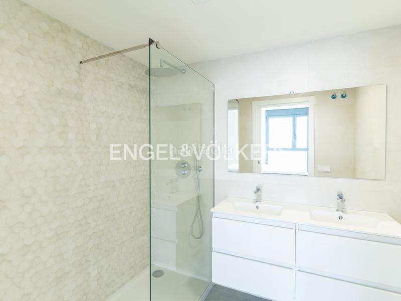 Foto 4c3794b8-4eb3-47ad-ad95-a9c967a13bd1. Location appartement avec chauffage parking piscine dans Badalona
