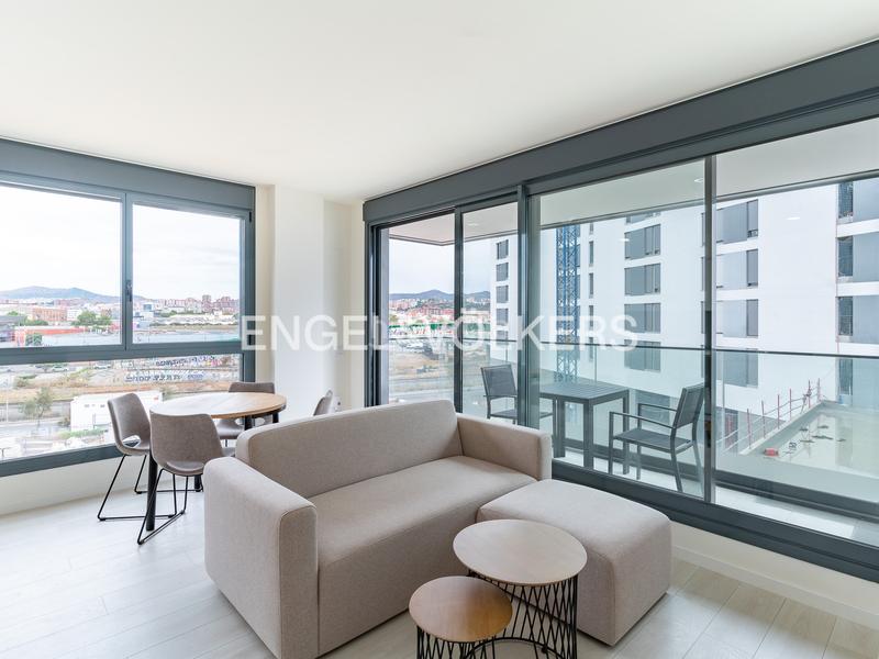 Foto f312563a-2cd8-4dd7-b07d-0bd245decb9c. Location appartement avec chauffage parking piscine dans Badalona