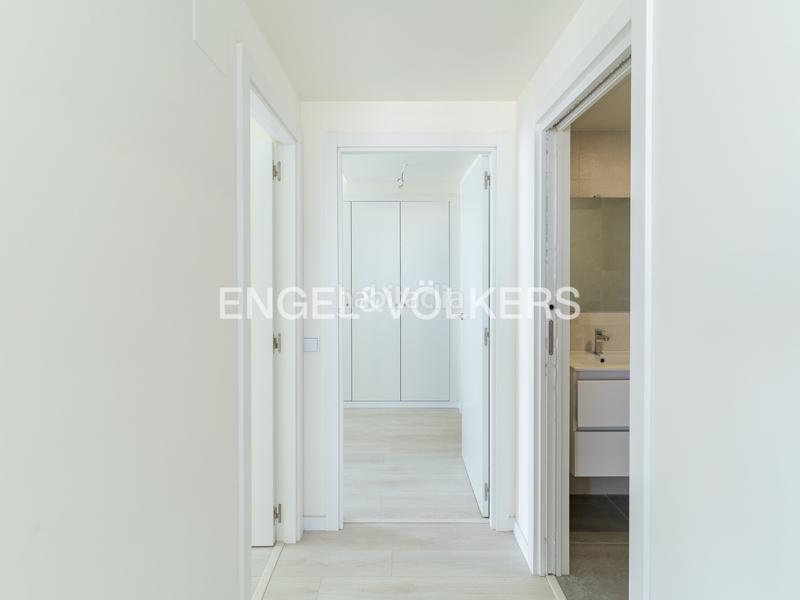 Foto 3f4bcbfa-9c62-4db0-8911-1b001c4683aa. Rent apartment with heating parking pool in Port Badalona
