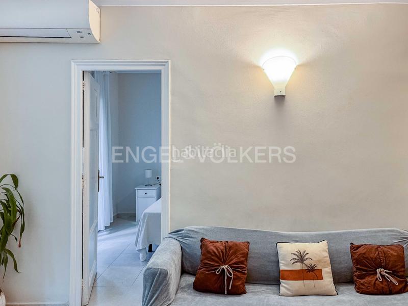 Foto 2379cee7-b3be-4352-a7a3-d9f82f51e634. Alquiler apartamento luminoso y espacioso piso completamente equipado en eixample dreta en Barcelona