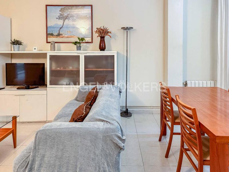 Foto a884918b-c7b9-424e-aa44-c8726aa28175. Alquiler apartamento luminoso y espacioso piso completamente equipado en eixample dreta en Barcelona
