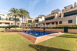 Duplex in Els Munts. Exclusivo dúplex costero con acceso directo al mar