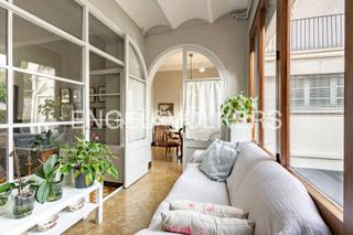 Apartament a Barri del Centre. Vive en el corazón de terrassa con historia, estilo y todo el co