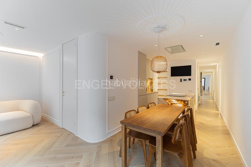 Foto 3787a64b-7fae-4041-b587-94e70f5e35ac. Alquiler apartamento piso de lujo temporal en la esquerra del eixample en Barcelona