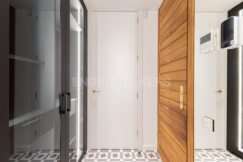 Foto 3cad5fd1-63d0-4cc7-9b47-212ad3c2f52b. Alquiler apartamento piso de lujo temporal en la esquerra del eixample en Barcelona