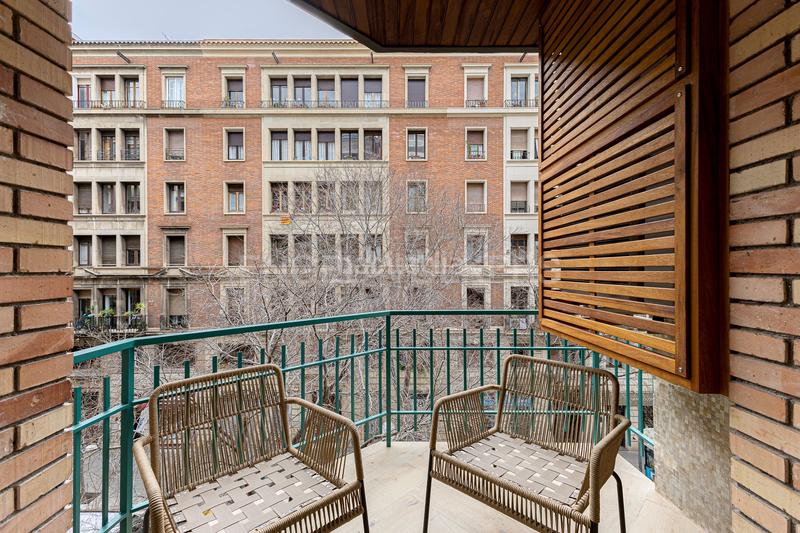 Foto 8db2f627-ea12-4b36-ba86-4dbd7534c75f. Alquiler apartamento piso de lujo temporal en la esquerra del eixample en Barcelona