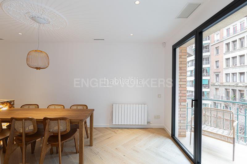 Foto bc073555-7e46-4341-8ec5-caff07fdf03c. Alquiler apartamento piso de lujo temporal en la esquerra del eixample en Barcelona
