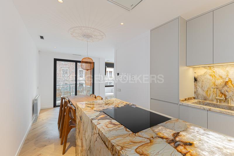 Foto ebffa2cf-f039-4047-9cbd-2bd46673b86c. Alquiler apartamento piso de lujo temporal en la esquerra del eixample en Barcelona