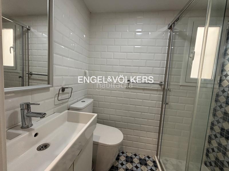 Foto 4e6fdf5a-6e84-4b75-ad1f-5e5e6d641889. Alquiler apartamento precioso apartamento temporal a dos pasos del puerto en Barcelona