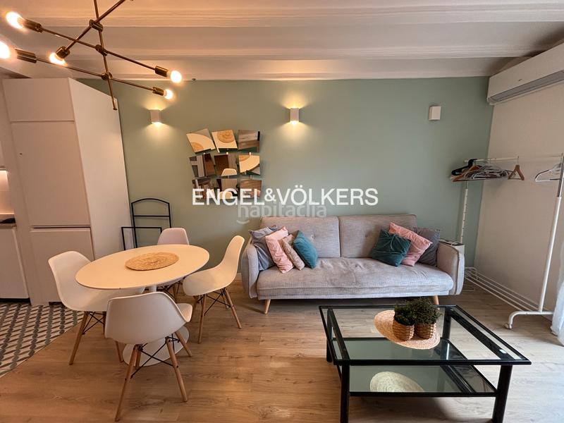 Foto c28f99ba-247a-4c1d-9b6f-fc6a4cfa93a5. Alquiler apartamento precioso apartamento temporal a dos pasos del puerto en Barcelona