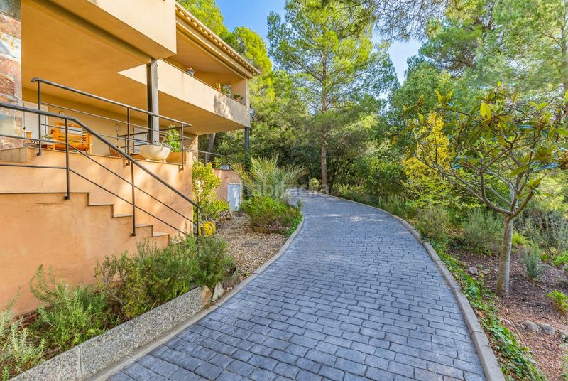 Foto b8754b66-0476-496f-bb9e-4b910fede21c. Casa amb calefacció aparcament piscina a Matadepera