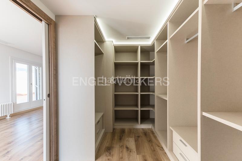 Foto 0e861fe2-7d20-4695-958e-c37cb8c577ed. Alquiler ático luminoso ático dúplex con amplias terrazas en Barcelona