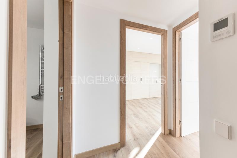 Foto 3ba1fb64-f1e1-43d2-aa88-2d8fbccc94c6. Alquiler ático luminoso ático dúplex con amplias terrazas en Barcelona