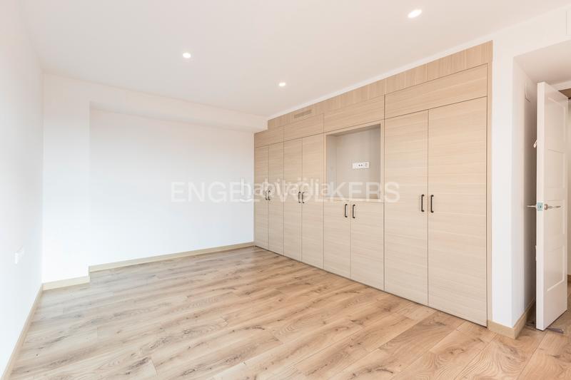 Foto e8d40950-e9a9-4562-8739-60d78d633c24. Alquiler ático luminoso ático dúplex con amplias terrazas en Barcelona