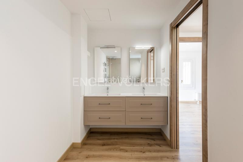 Foto f09a3b9b-e340-40b8-9bd2-241406884f87. Lloguer àtic amb calefacció aparcament a Sant Ramon - Maternitat Barcelona