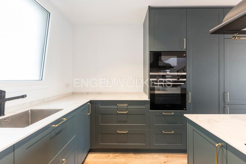 Foto 016120d0-cf39-4061-a554-15871bc27601. Rent penthouse with heating parking in Sant Ramon - Maternitat Barcelona