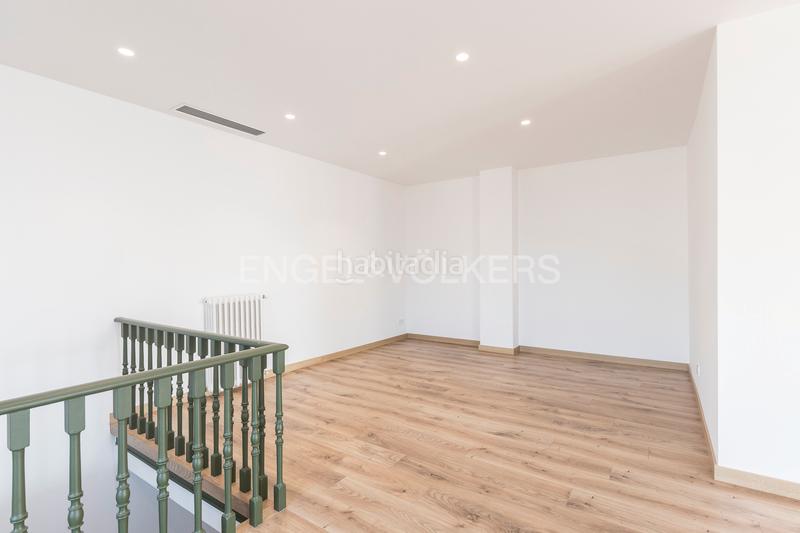 Foto 24d43af0-83fe-4a8f-8bae-a70635d94afb. Rent penthouse with heating parking in Sant Ramon - Maternitat Barcelona